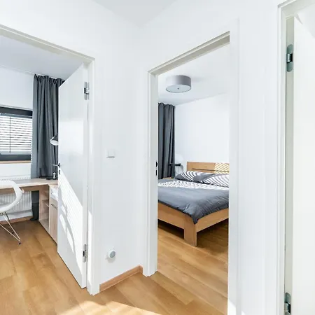 Dvouloznicovy Mezonetovy Apartman Se Dvema Koupelnami V Rodinne Vile 아파트 *