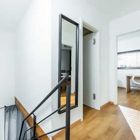 Dvouloznicovy Mezonetovy Apartman Se Dvema Koupelnami V Rodinne Vile Appartement Prague
