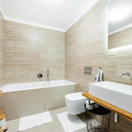 Dvouloznicovy Mezonetovy Se Dvema Koupelnami V Rodinne Apartament Praga